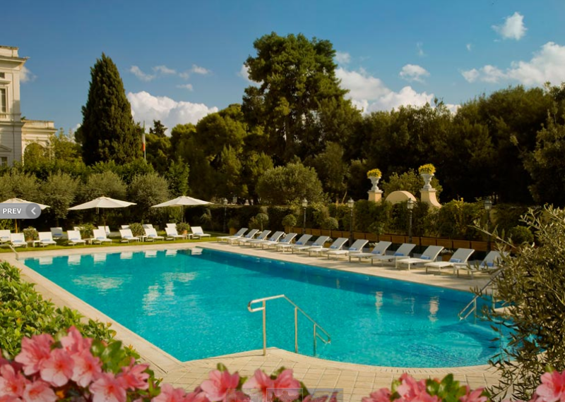 酒店花园泳池